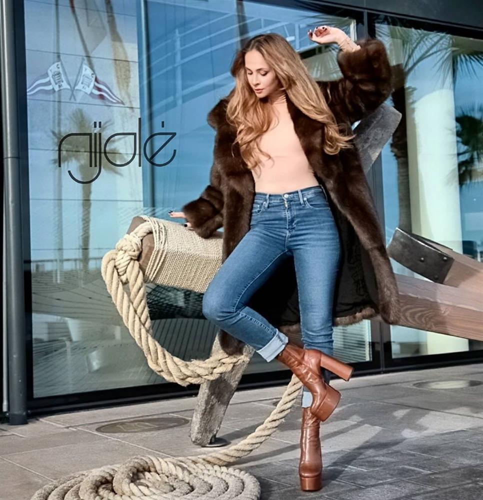 3 năm sau khi gây chú ý vì chi gần 230 tỷ đồng mua váy cưới, tiểu thư nước Nga có cuộc sống với lối rẽ không ai nghĩ đến-10