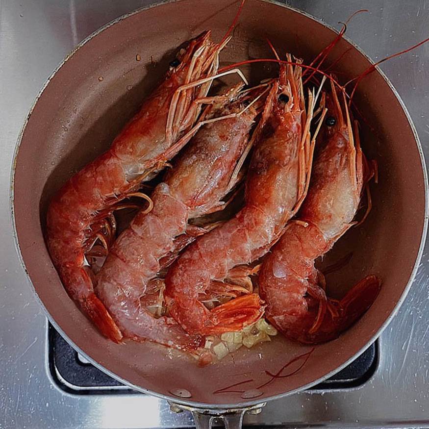 Tôm đông lạnh tưởng nhạt nhẽo, nấu thành súp có vị ngon bất ngờ-4