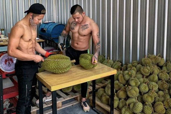 Vua của các loại trái cây đại hạ giá ở vỉa hè Sài Gòn, vì sao?-5