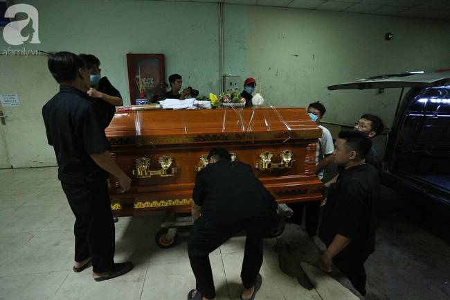 Tang thương cảnh vợ nghẹn ngào đến nhận xác chồng trong vụ sập công trình nghiêm trọng ở Đồng Nai-4