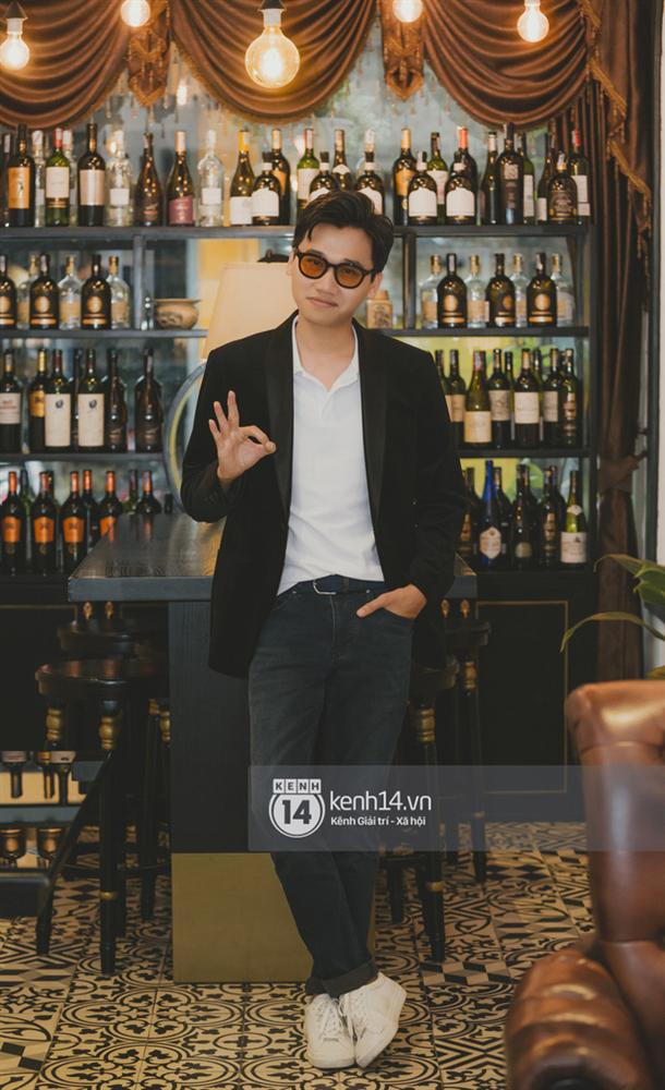 Xuân Nghị lên tiếng về tin hẹn hò, nghẹn ngào kể về thời nghèo khó: Tôi dọn khách sạn xuyên đêm, lương 1,6 triệu/tháng”-14