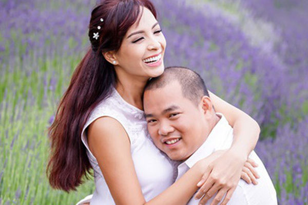 Ông xã Thuý Hạnh từng xin vợ đi massage, tự giác ngủ sofa mỗi khi nhậu say về-6