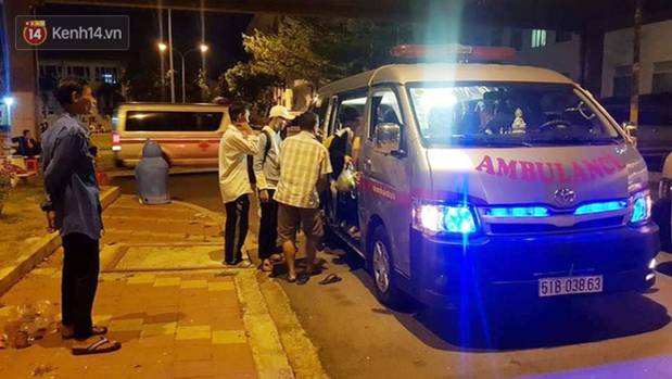 Quặn lòng cảnh vợ nhận thi thể chồng về quê chôn cất sau vụ sập tường ở Đồng Nai: Tiếng nấc nghẹn tìm chồng trong vô vọng-5