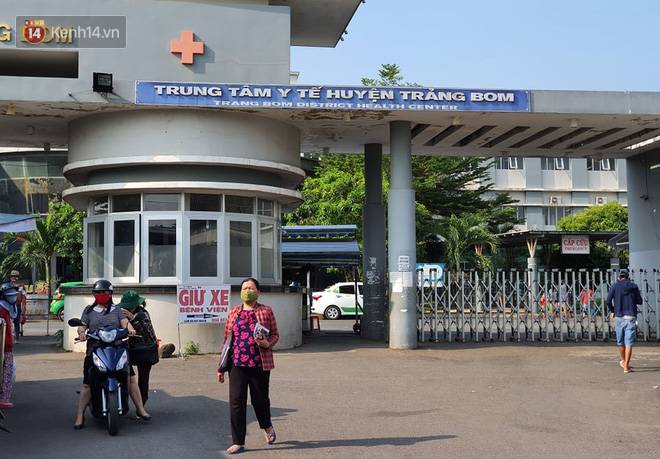 Quặn lòng cảnh vợ nhận thi thể chồng về quê chôn cất sau vụ sập tường ở Đồng Nai: Tiếng nấc nghẹn tìm chồng trong vô vọng-6