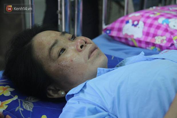 Quặn lòng cảnh vợ nhận thi thể chồng về quê chôn cất sau vụ sập tường ở Đồng Nai: Tiếng nấc nghẹn tìm chồng trong vô vọng-12