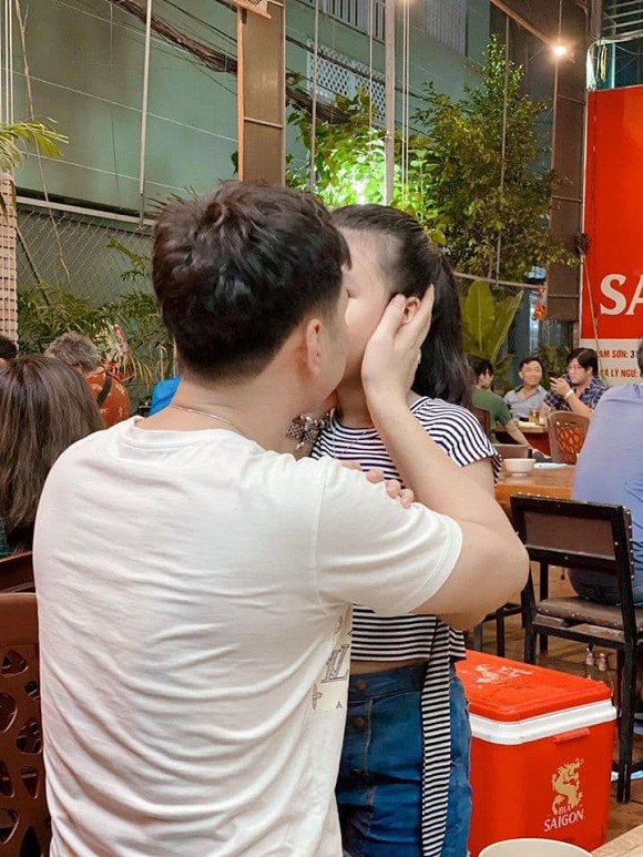 Con gái MC Thành Trung khóc òa khi gặp lại bố sau thời gian dài giãn cách do Covid-19-1