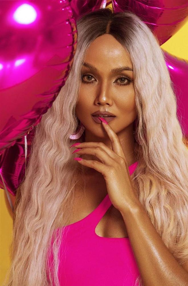 HHen Niê mặc bikini hồng, trang điểm như Nicki Minaj mừng sinh nhật-1