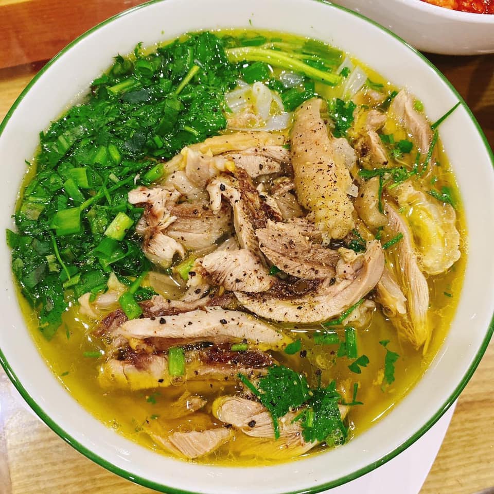 Bạn gái xinh của Công Lý nấu ăn kém nhất nhà, giờ làm cả dàn sao phải vào tấm tắc-2