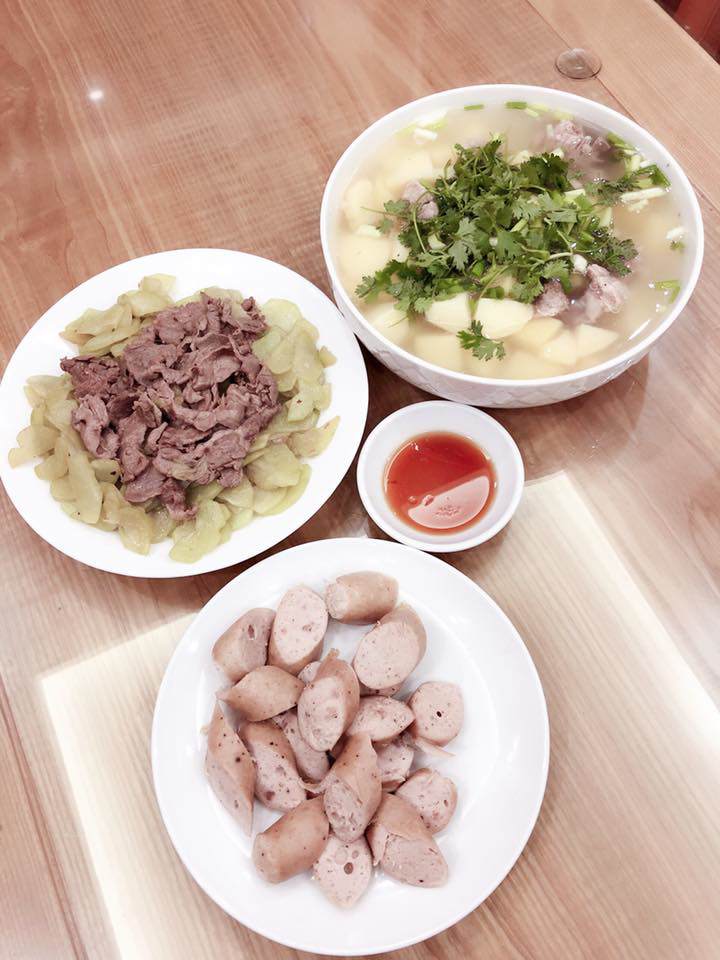 Bạn gái xinh của Công Lý nấu ăn kém nhất nhà, giờ làm cả dàn sao phải vào tấm tắc-11