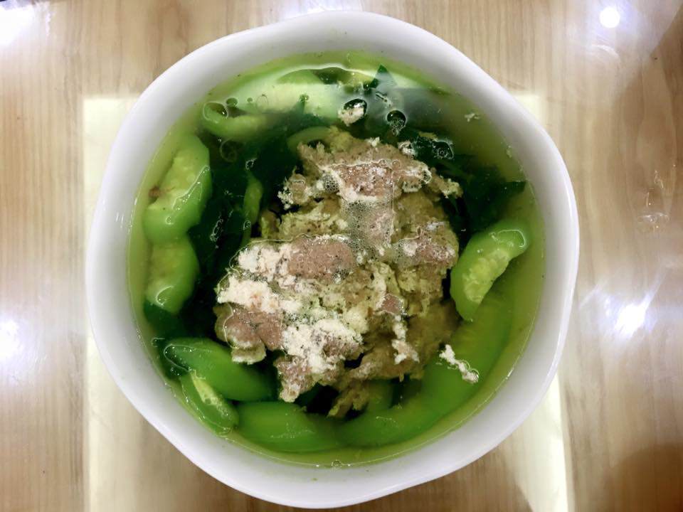 Bạn gái xinh của Công Lý nấu ăn kém nhất nhà, giờ làm cả dàn sao phải vào tấm tắc-4