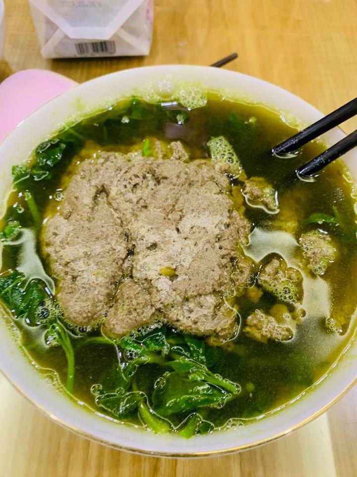 Bạn gái xinh của Công Lý nấu ăn kém nhất nhà, giờ làm cả dàn sao phải vào tấm tắc-5