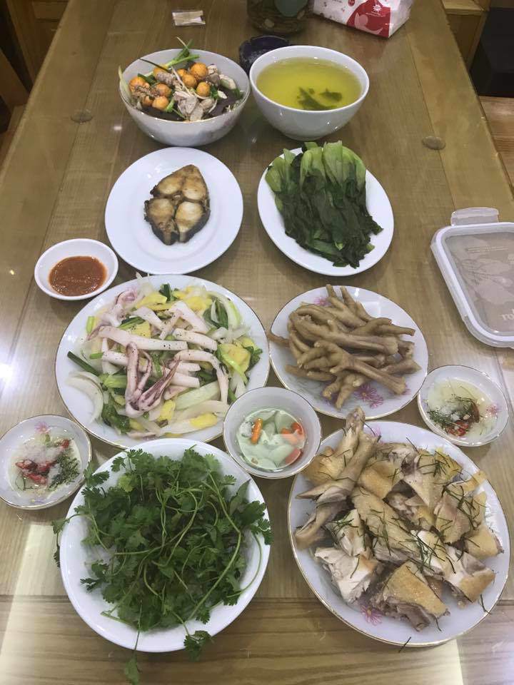 Bạn gái xinh của Công Lý nấu ăn kém nhất nhà, giờ làm cả dàn sao phải vào tấm tắc-12