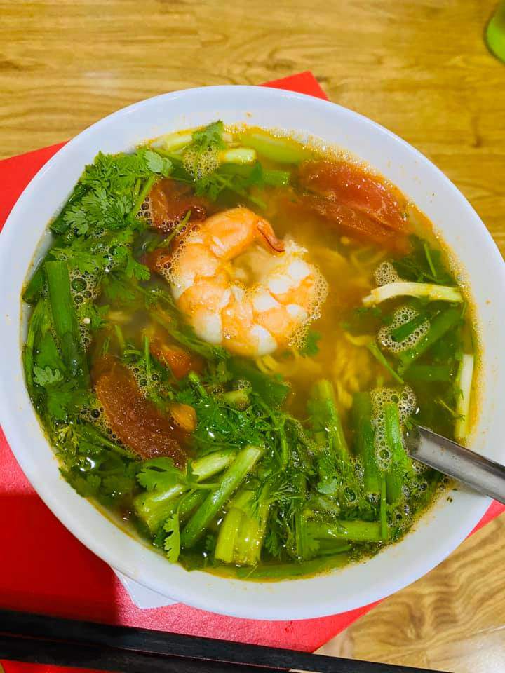 Bạn gái xinh của Công Lý nấu ăn kém nhất nhà, giờ làm cả dàn sao phải vào tấm tắc-14