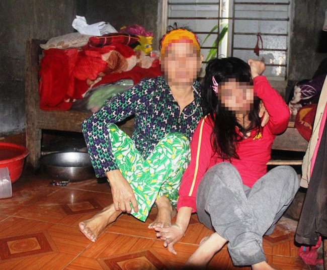 Góa phụ đội đơn tìm công lý cho con gái tật nguyền bị hàng xóm hiếp dâm-3