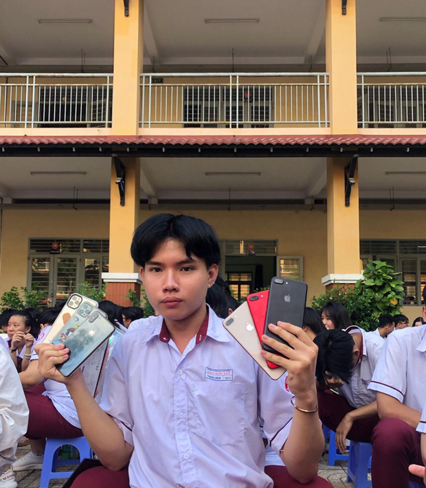 Nam sinh lớp 12 học cô Minh Hiếu đi đường quyền với dàn Iphone 11 Pro Max, XS Max xịn sò khiến dân mạng mắt tròn mắt dẹt-4