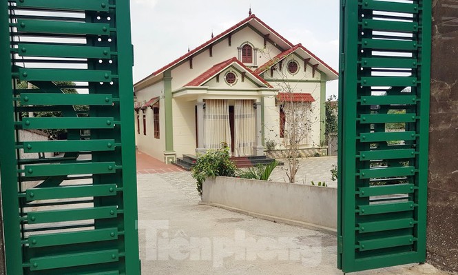 Cận cảnh biệt thự, nhà vườn trái phép mọc trên đồi ở Ba Vì-11