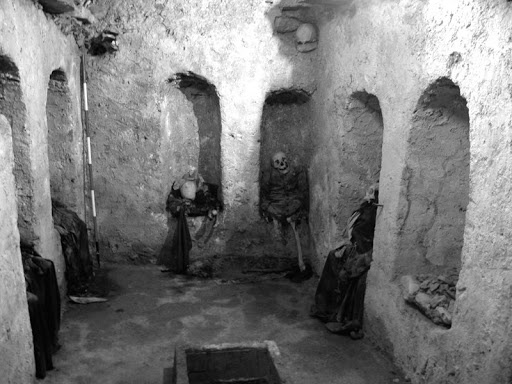 Ghế mai táng - nghi thức chôn cất kỳ lạ như thể sống chung với xác chết của người xưa, cách thức thực hiện nghe qua đã đủ sởn tóc gáy-6