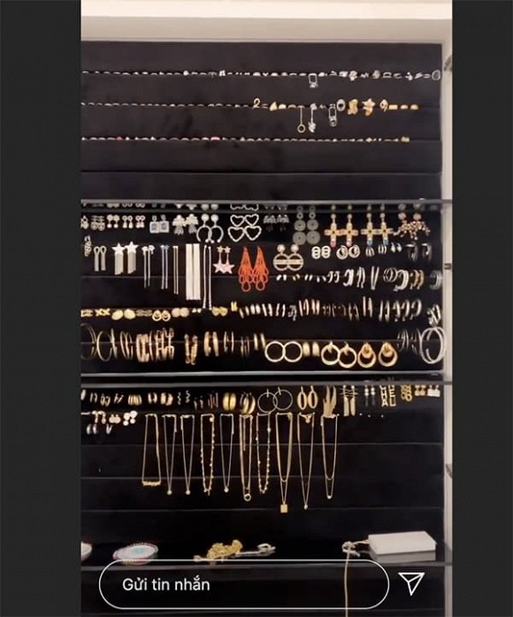 Ngọc Trinh diện đồ cũng như không khi khoe trọn bờ mông căng đầy, phía sau lấp ló gia tài khủng-5