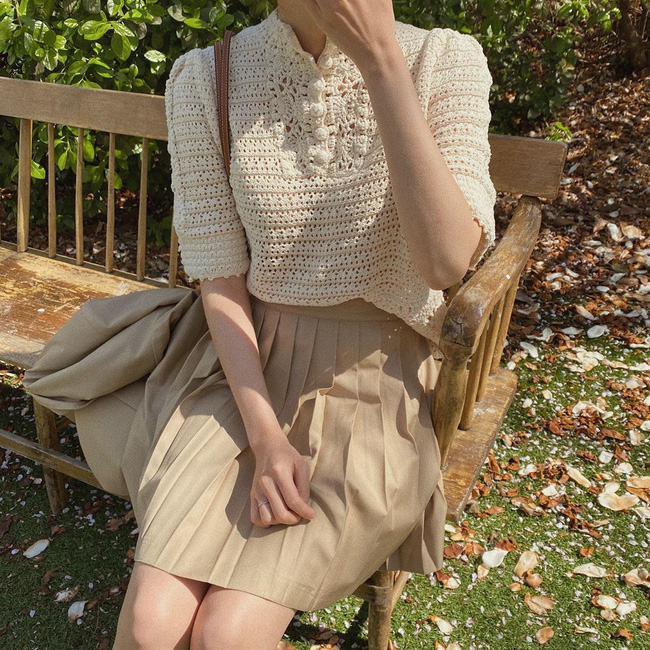 Mix đồ còn non tay, chị em cứ áp dụng 12 outfit màu be sau thì thế nào cũng được khen mặc đẹp và sang-12