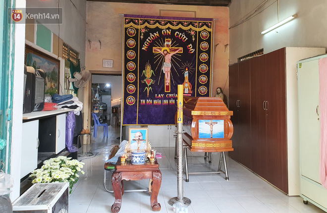 Đám tang đẫm nước mắt của nạn nhân lớn tuổi nhất vụ sập tường ở Đồng Nai: Mẹ ơi, con tìm thấy bố rồi, bố ở trong nhà xác bệnh viện-8