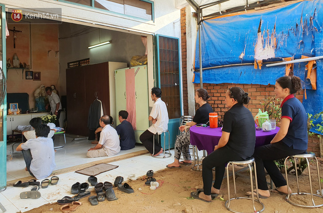 Đám tang đẫm nước mắt của nạn nhân lớn tuổi nhất vụ sập tường ở Đồng Nai: Mẹ ơi, con tìm thấy bố rồi, bố ở trong nhà xác bệnh viện-13