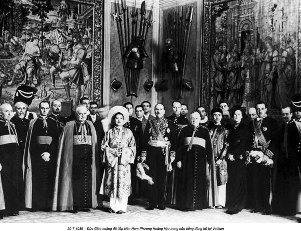 Nam Phương Hoàng Hậu: Người đàn bà phải lòng Dior nhưng phân nửa đời vẫn mực thước với Áo dài-16