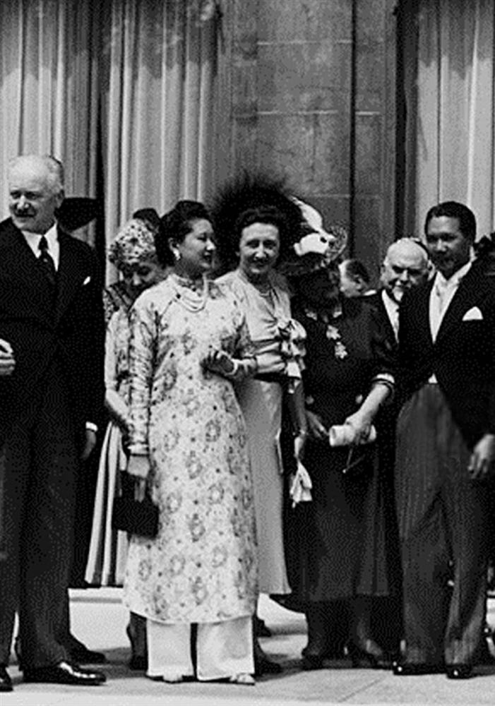 Nam Phương Hoàng Hậu: Người đàn bà phải lòng Dior nhưng phân nửa đời vẫn mực thước với Áo dài-18