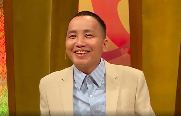 Vợ chồng son: Bố già U50 lỡ yêu rồi cưới con gái nuôi, thoải mái kể chuyện chăn gối với vợ trẻ kém 20 tuổi-3