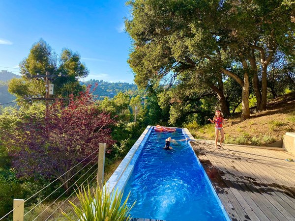 Xuất hiện người đàn ông ngoại quốc lạ mặt bên cạnh mẹ con Hồng Nhung, phải chăng đây chính là người yêu giấu mặt lâu nay?-8