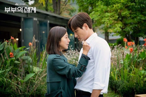 Loạt hậu trường yêu muốn xỉu ở Thế Giới Hôn Nhân: Vợ chồng bà cả ngọt như tình trẻ, con gái tiểu tam là thần tượng quốc dân-3