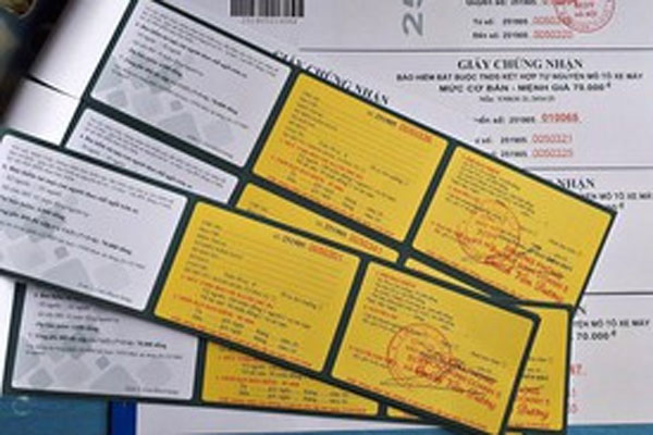 Ai đang bán bảo hiểm xe máy?-3