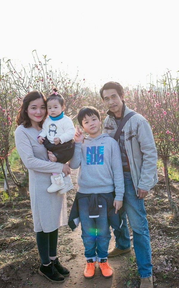 NSƯT Phú Đôn: Khắc khổ là thương hiệu, trói đời rất muộn bên vợ kém 25 tuổi-5