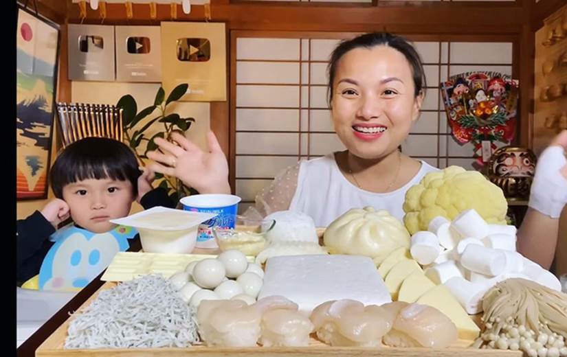 Quỳnh Trần JP đã là đại gia khi kênh Youtube vừa chạm mốc 3 triệu sub, nhìn loạt ảnh hậu trường không phải ai cũng biết này để thấy mẹ bỉm sữa xa xứ đã nỗ lực khủng khiếp đến mức nào!-19