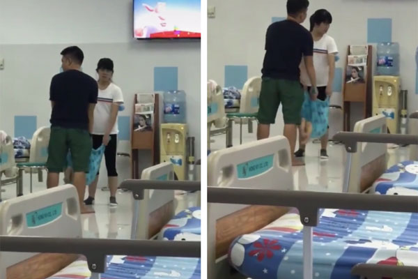 Khoảnh khắc ba mẹ dỗ dành con sau ca phẫu thuật khiến nhiều người bất giác nhận ra: Chẳng có tình yêu nào vô bờ bến như tình yêu cha mẹ dành cho con cái-1