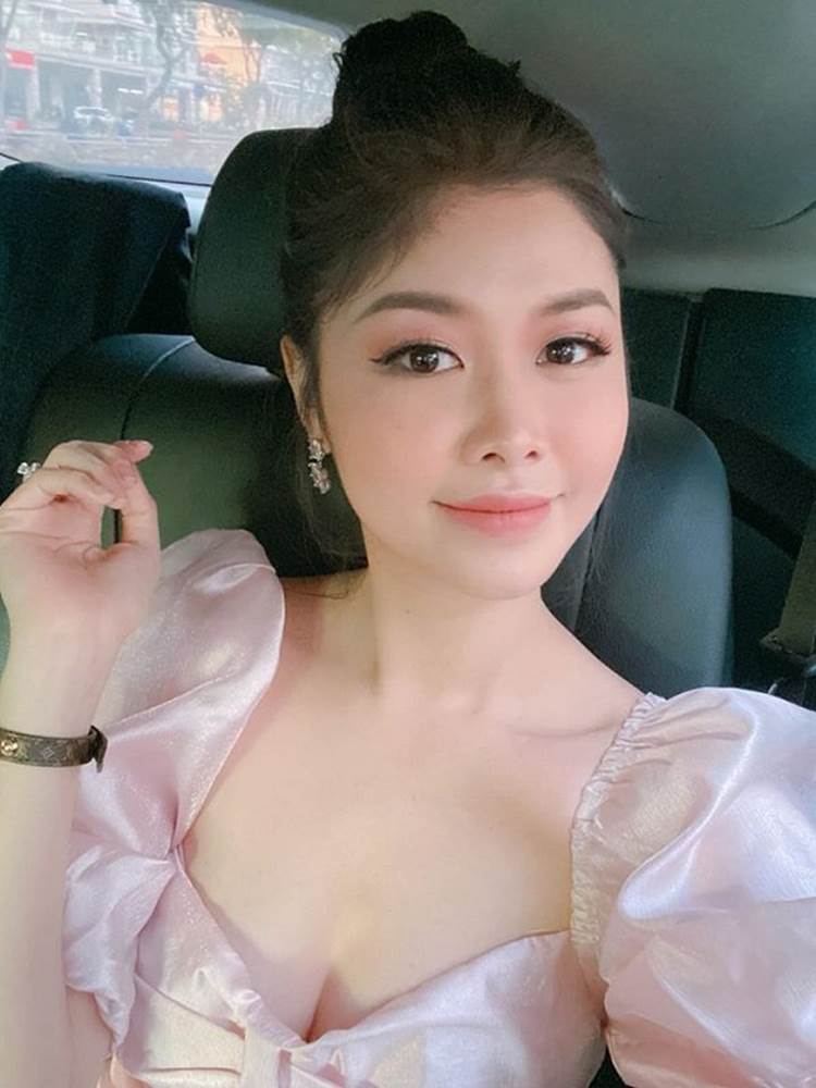 Muốn da trắng mịn như bà xã Đăng Khôi đâu khó, do nàng chưa biết những mẹo này-1