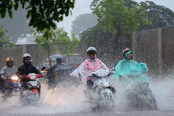 Dự báo thời tiết ngày 18/5/2020: Miền Bắc giông lốc, miền Trung nắng nóng-1