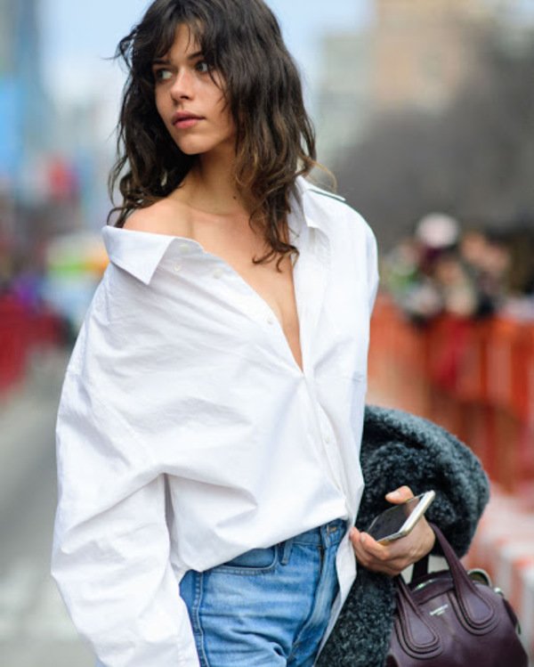 Kỳ Duyên lại diện sơ mi buông cúc hững hờ, chị em học ngay để nâng tầm phong cách hè-8