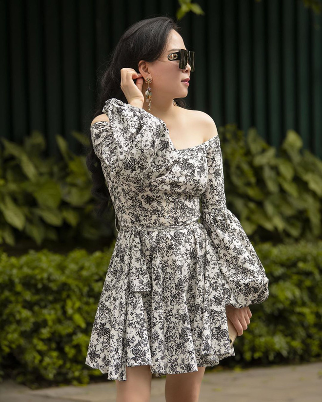 Ngoài 40 vẫn bung lụa diện crop top cho bằng chị bằng em, Phượng Chanel gây choáng vì eo thon bất ngờ-9