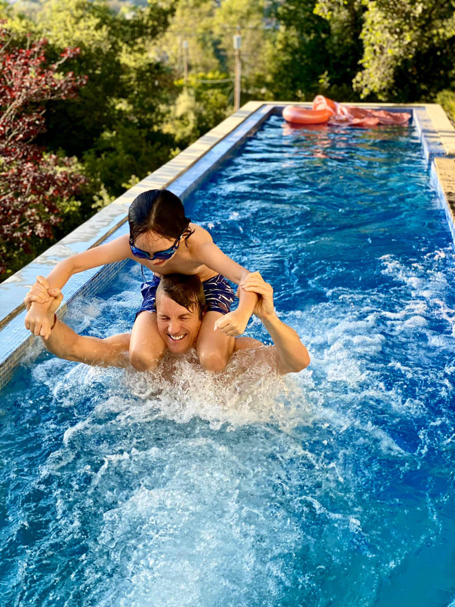 Hồng Nhung lần đầu công khai khoe ảnh bạn trai tin đồn ngoại quốc sau thời gian dài úp mở?-2