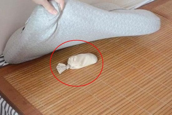 Cho thứ này vào tất rồi đăt dưới gối sẽ có công dụng vô cùng bất ngờ, ai cũng muốn làm theo