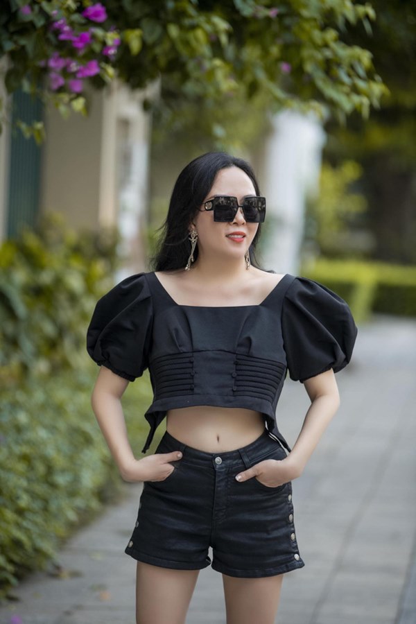 Phượng Chanel liên tục gây chú ý với gu ăn mặc-6