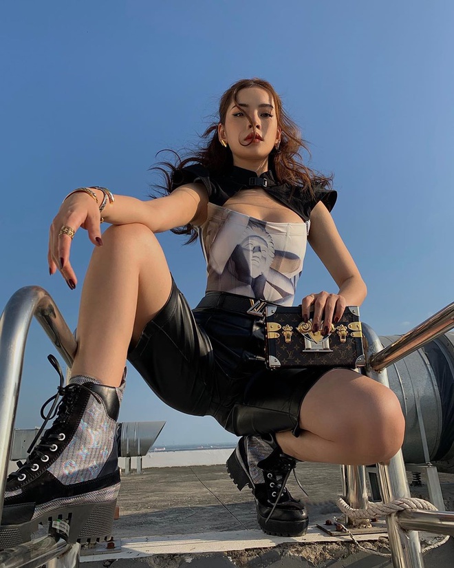 Chi Pu gần đây thích mặc váy áo giống xường xám-7