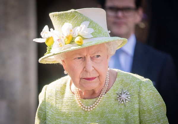 Hoàng gia Anh rơi vào tình trạng khó khăn tài chính trong khi vợ chồng Meghan Markle có cách cư xử khó chấp nhận-2