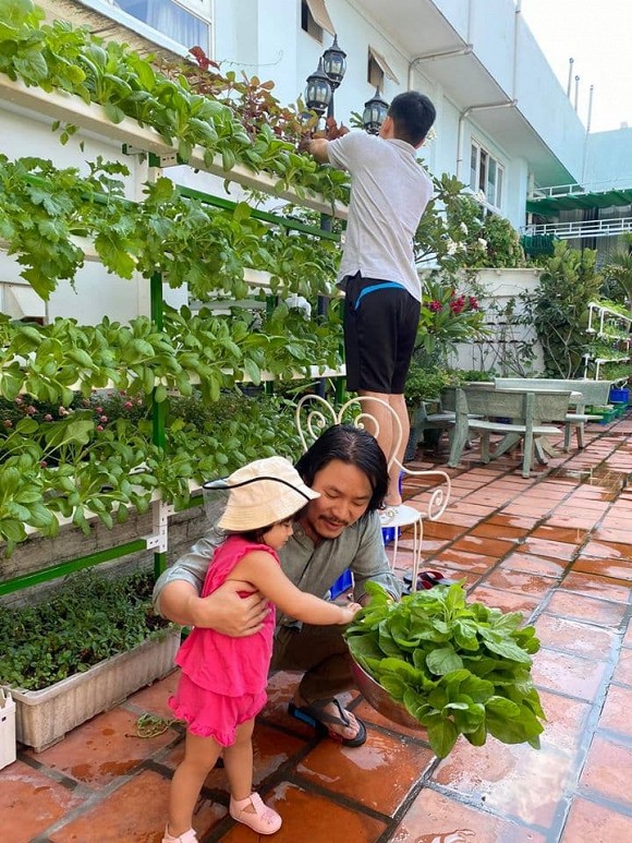 Khám phá vườn rau sạch của vợ chồng đạo diễn của các Hoa hậu Hoàng Nhật Nam-5