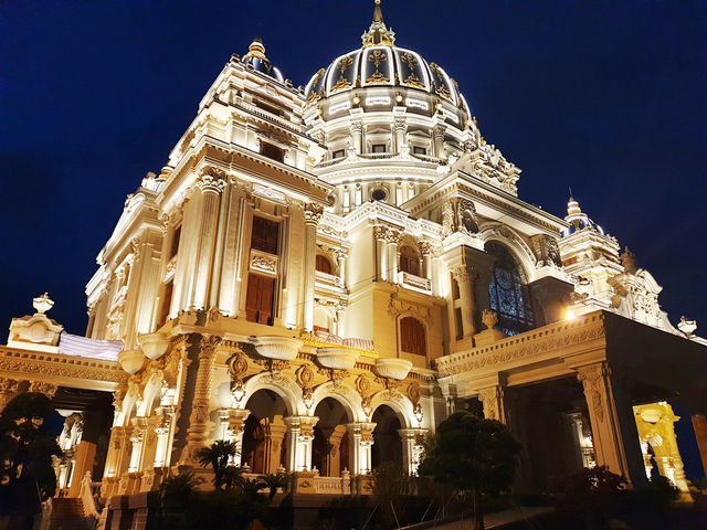 Chiêm ngưỡng lâu đài mạ vàng gây choáng của đại gia Ninh Bình-10