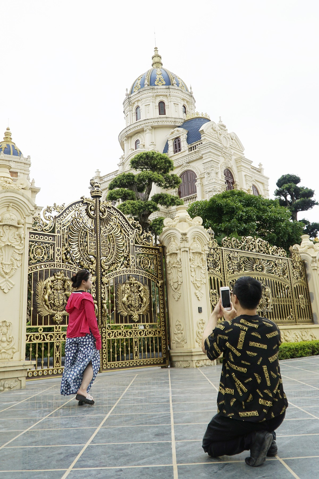 Chiêm ngưỡng lâu đài mạ vàng gây choáng của đại gia Ninh Bình-11