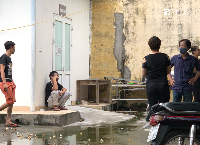 Rơi nước mắt cảnh người thân gào khóc chờ nhận thi thể bé 15 tháng tuổi: Bát cháo ông nấu cháu chưa kịp về ăn...-2