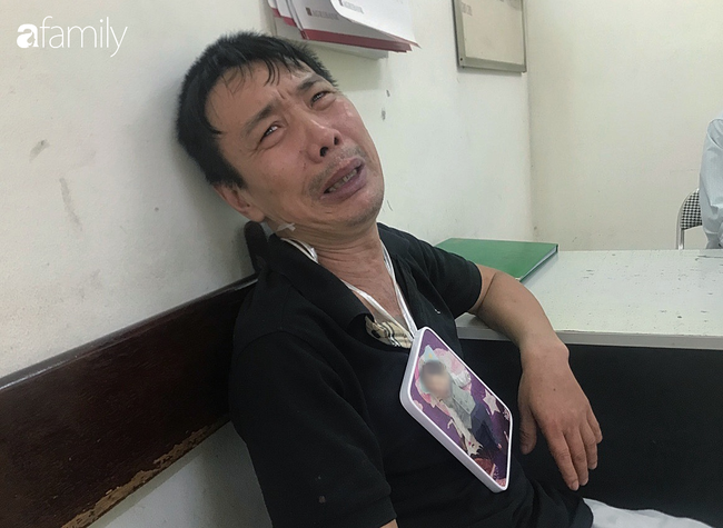 Rơi nước mắt cảnh người thân gào khóc chờ nhận thi thể bé 15 tháng tuổi: Bát cháo ông nấu cháu chưa kịp về ăn...-3