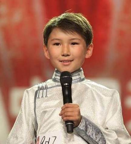 Cậu bé hát Gặp mẹ trong mơ gây xúc động 9 năm trước giờ ra sao-1
