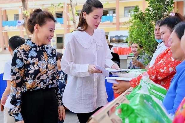 Hà Hồ lộ bụng lùm xùm, chăm diện váy rộng che chắn vòng 2 làm dấy lên tin đồn đang mang thai-3